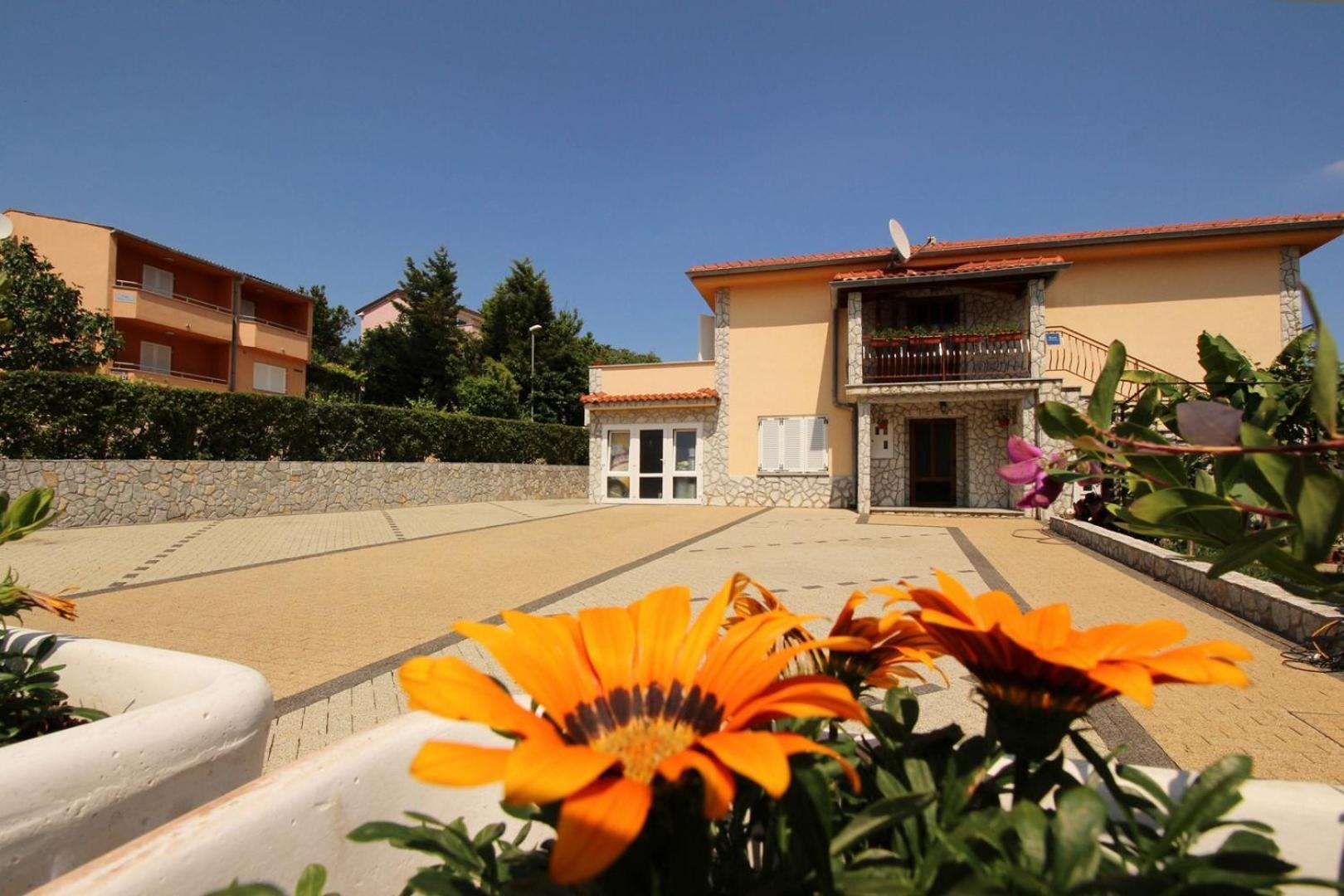 Apartments Nevenka K. Čižići 외부 사진